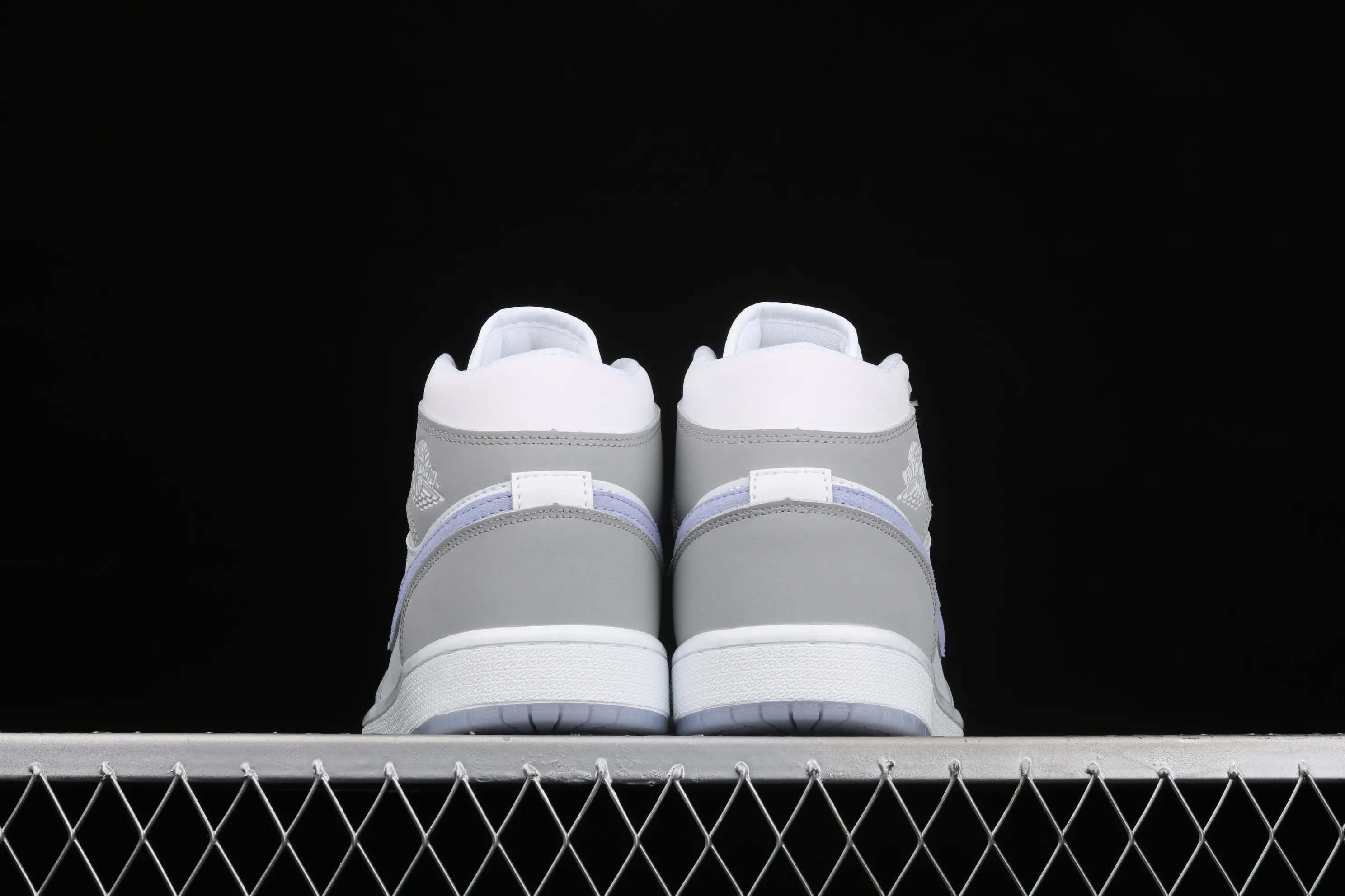All categories Air Jordan Jordan series basketball shoes Air Jordan 1 Mid Air Jordan 1 Mid AJ1 Joe 1 Zhongbang white gray blue color BQ6472-105